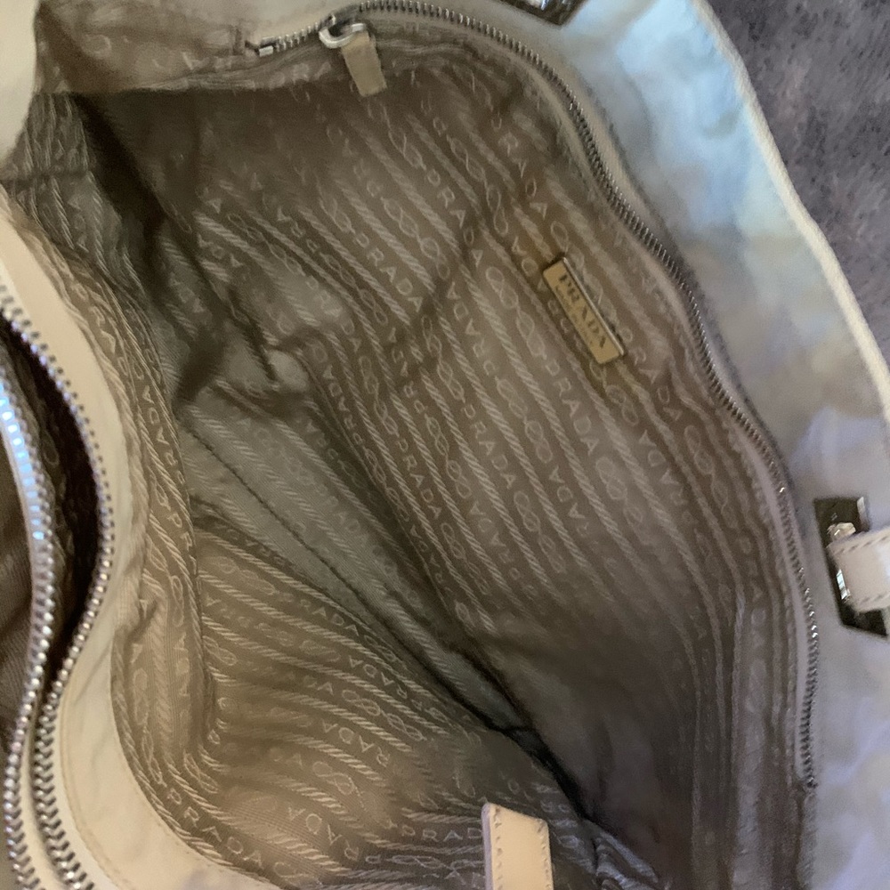 Auth Cream Prada medium shoulder bag - Picture 7 of 13